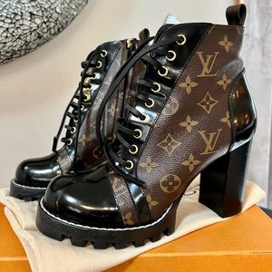 Louis Vuitton Star Trail boots 40